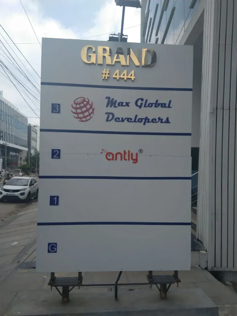 Grand #444 multi-tenant outdoor pylon sign in Bangalore