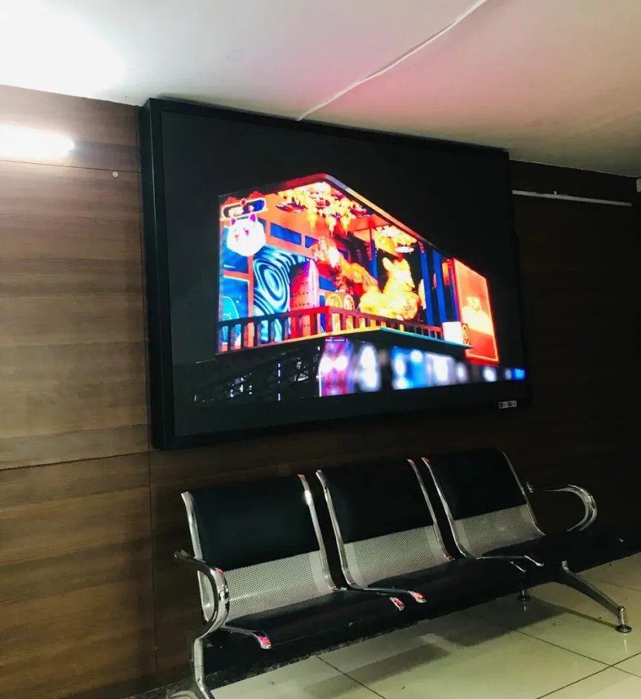 Indoor LED Video Wall Display Screen in corporate waiting lounge